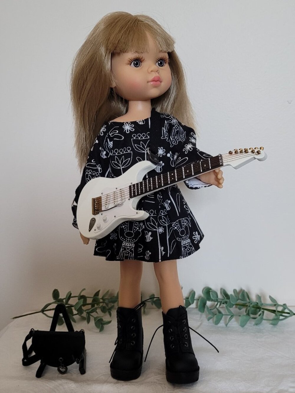 New Rocking 32cm Paola Reina Doll Package